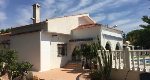 4 Bed, 3 Bath, Country House in ALBATERA