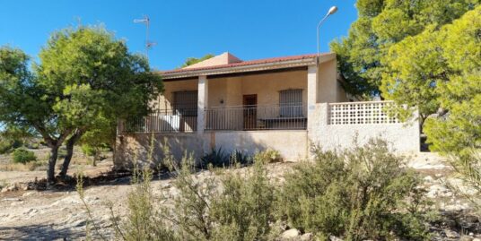 4 Bed, 1 Bath, Country House in CREVILLENTE