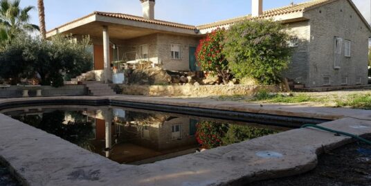 5 Bed, 2 Bath, Country House in Crevillente