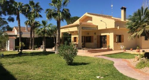 4 Bed, 2 Bath, VILLA in ALBATERA