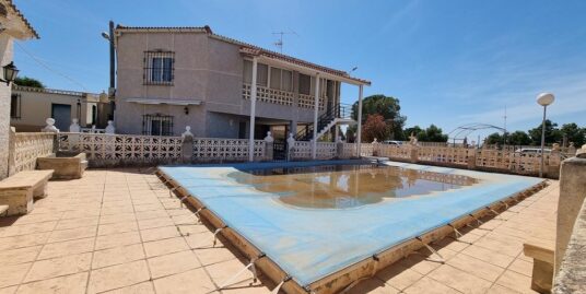 6 Bed, 3 Bath, Country House in CREVILLENTE