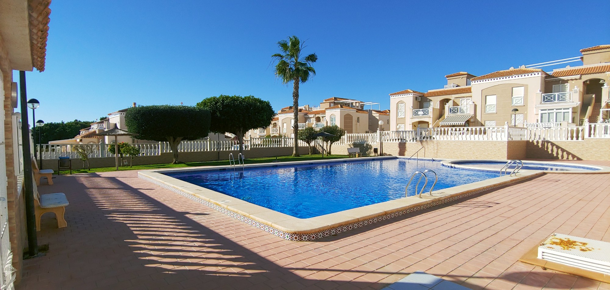 4 Bed, 2 Bath, Chalet in Torrevieja