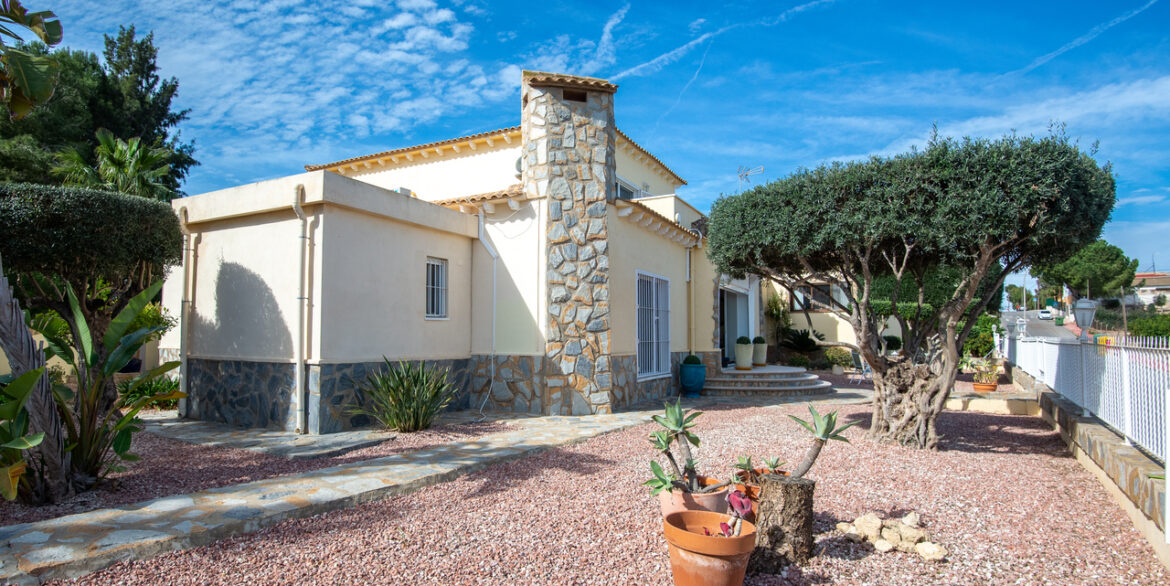 147809-villa-for-sale-in-algorfa-27082499-large