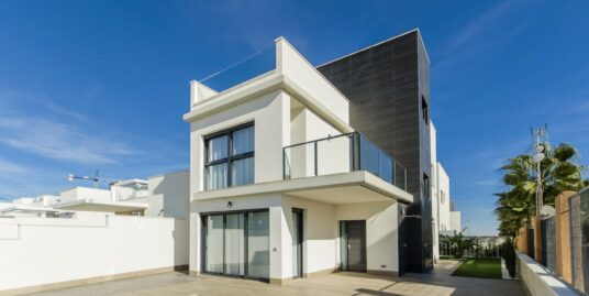 4 Bed, 3 Bath, Villa in San Miguel de Salinas
