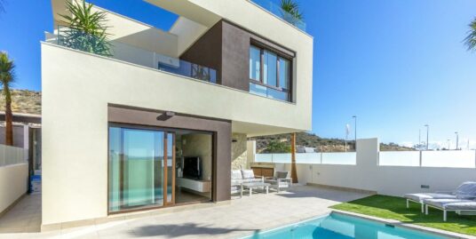 3 Bed, 3 Bath, Villa in Rojales