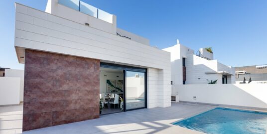 3 Bed, 2 Bath, Villa in Pilar de La Horadada