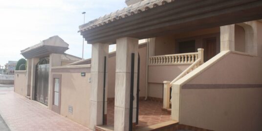 2 Bed, 3 Bath, Town House in Torrevieja