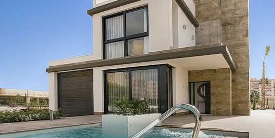 4 Bed, 2 Bath, Villa in Orihuela Costa