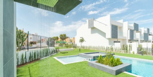 3 Bed, 2 Bath, Bungalow in Torrevieja
