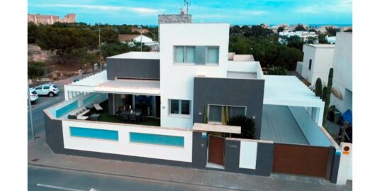 3 Bed, 2 Bath Detached House / Villa in Mil Palmeras