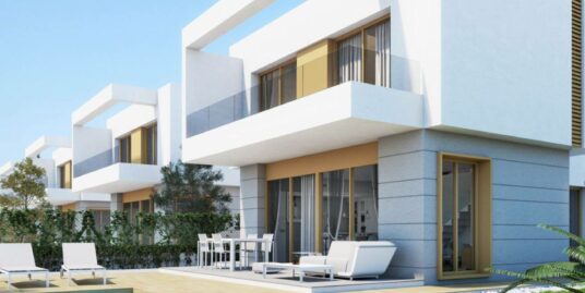 3 Bed, 3 Bath Villa in Los Montesinos