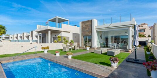 3 Bed, 2 Bath, Villa in Villamartin Orihuela Costa