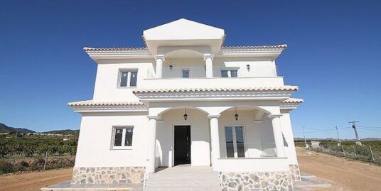 4 Bed, 3 Bath, Villa in Pinoso