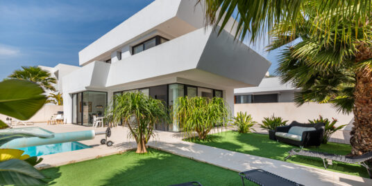 4 Bed, 3 Bath Villa in Ciudad Quesada – Rojales