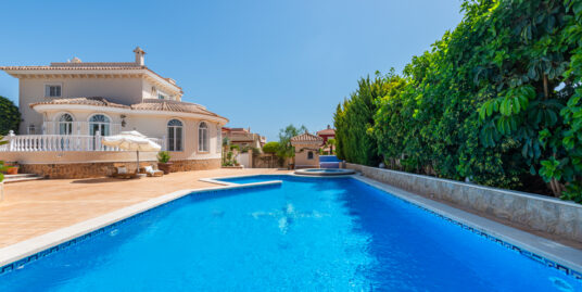 4 Bed, 5 Bath Villa in Ciudad Quesada – Rojales