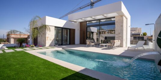 3 Bed, 2 Bath, Villa in Rojales
