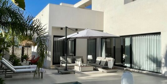 Luxury Modern 3 Bed, 3 Bath Villa on 500m2 Corner Plot in Benijofar