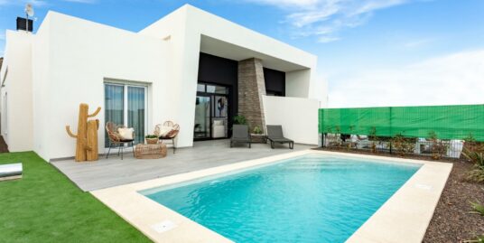 3 Bed, 2 Bath, Villa in Algorfa