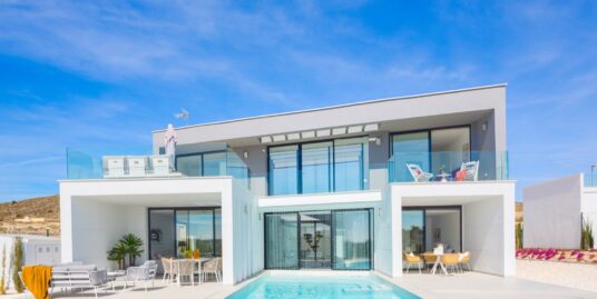 4 Bed, 4 Bath, Villa in Baños y Mendigo