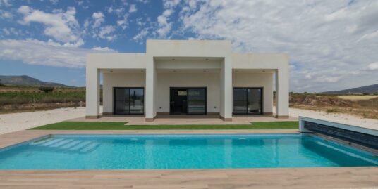3 Bed, 2 Bath, Villa in Pinoso