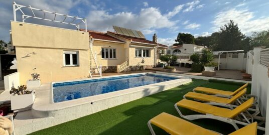6 Bed, 3 Bath Detached House / Villa in Ciudad Quesada