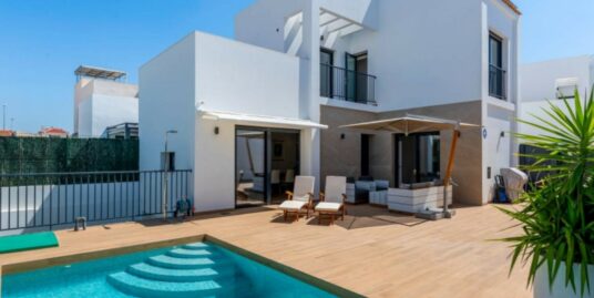 3 Bed, 3 Bath Detached House / Villa in Ciudad Quesada