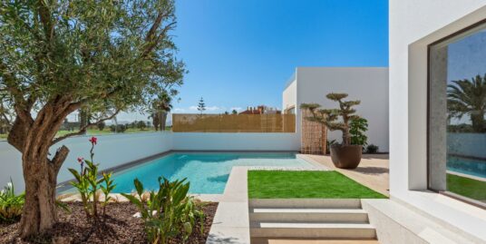 3 Bed, 2 Bath, Villa in Los Alcazares
