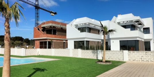 3 Bed, 3 Bath, Villa in Pilar de La Horadada