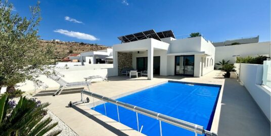 3 Bed, 2 Bath, Villa in Benijofar