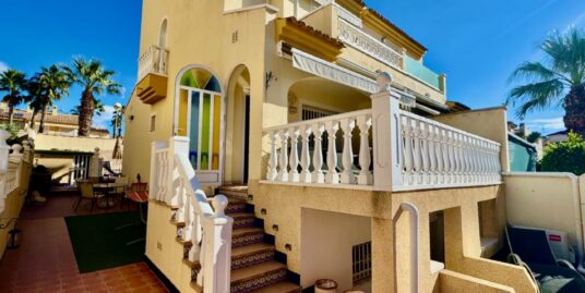 4 Bed, 2 Bath Detached Villa in Benimar