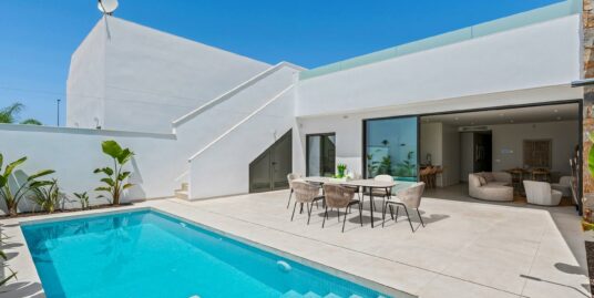 3 Bed, 2 Bath, Town House in Los Alcazares