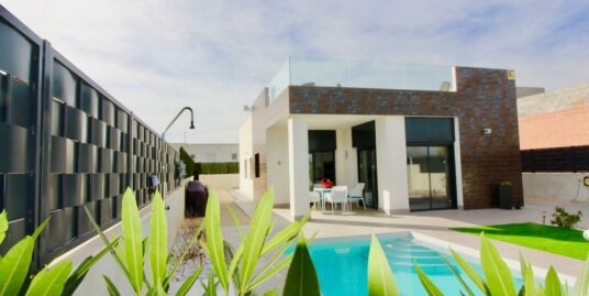 3 Bed, 2 Bath, Villa in Pinoso