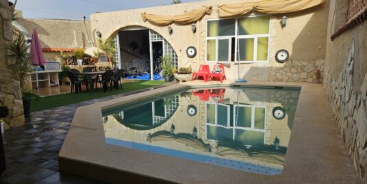 5 Bed, 2 Bath, Town house in CATRAL