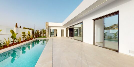 3 Bed, 3 Bath, Villa in Los Alcazares