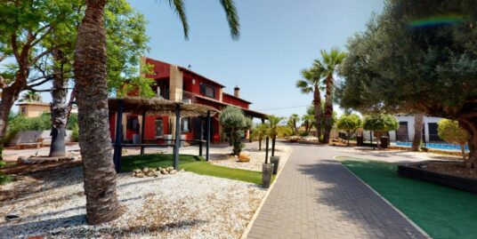 6 Bed, 5 Bath, Villa in Catral