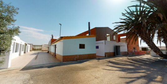 5 Bed, 1 Bath, Townhouse in Albatera