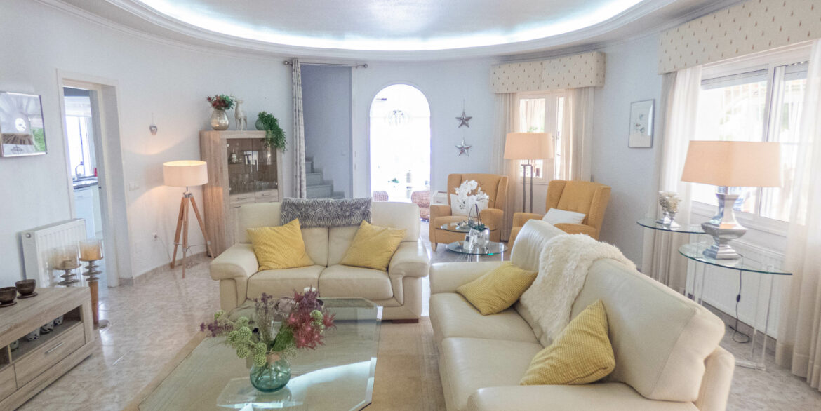 6110_an_amazing_villa_for_sale_in_quesada_with_summer_house_050723160718_p1140714