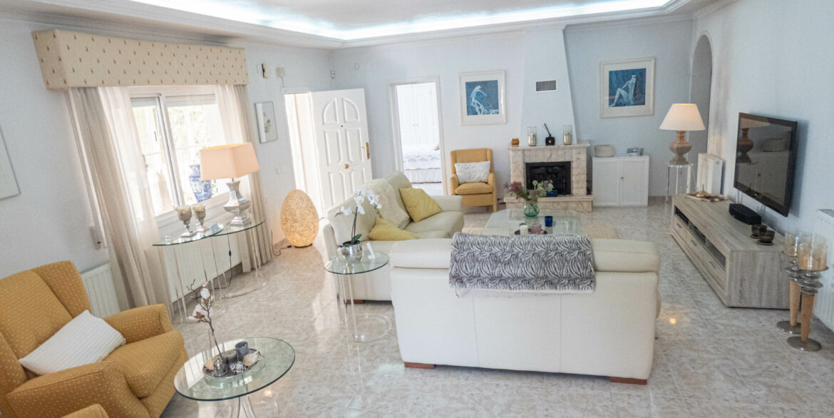 6110_an_amazing_villa_for_sale_in_quesada_with_summer_house_050723160720_p1140680