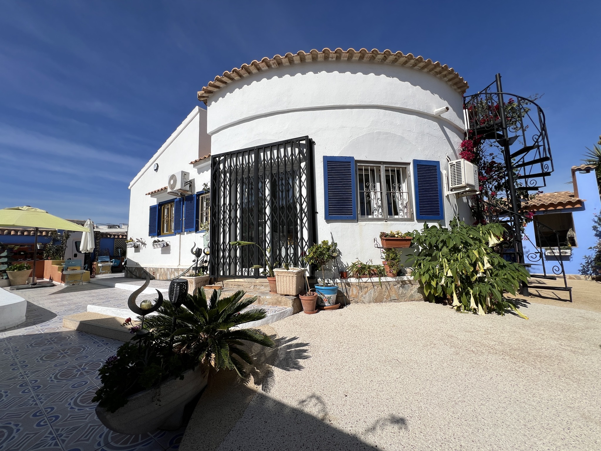 4 Bed, 2 Bath, Villa in La Florida Orihuela Costa
