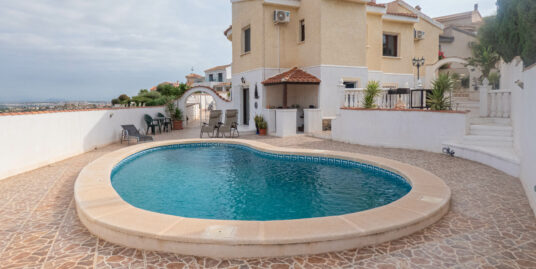 5 Bed, 3 Bath, Villa in Ciudad Quesada