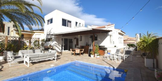 4 Bed, 3 Bath Villa in Ciudad Quesada