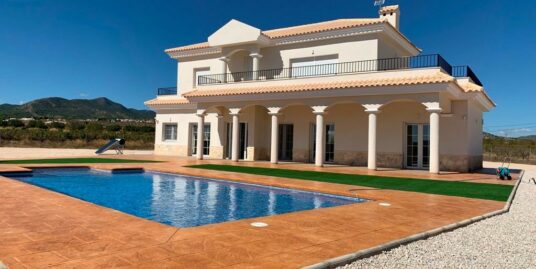 4 Bed, 3 Bath, Villa in Pinoso