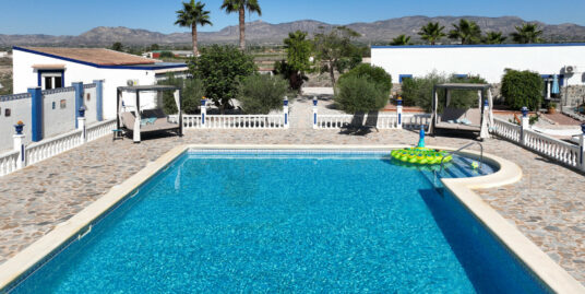 6 Bed, 5 Bath, Finca Country Property in Crevillente