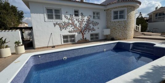 4 Bed, 3 Bath Detached Villa with Apartment in Benimar