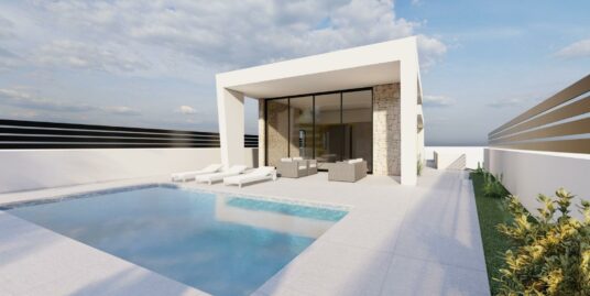 3 Bed, 2 Bath, Villa in Torrevieja