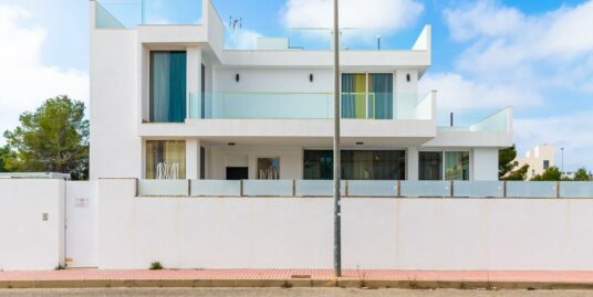 3 Bed, 3 Bath, Villa in Orihuela Costa