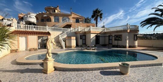 5 Bed, 5 Bath Detached House / Villa in Ciudad Quesada
