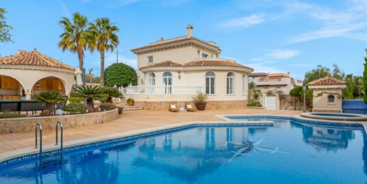 4 Bed, 4 Bath Villa in Ciudad Quesada