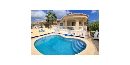 5 Bed, 2 Bath Villa in Benijofar