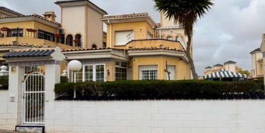 3 Bed, 2 Bath Detached House / Villa in Algorfa